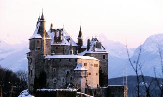 400块人民币就能让你在欧洲成为城堡主人，这是真的！不过……