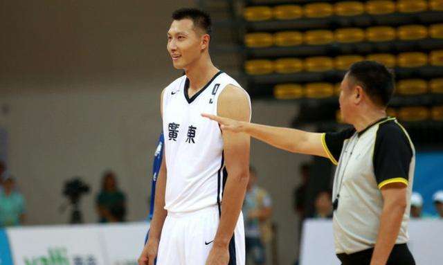 周琦砍下22分6篮板全场,周琦43分19板15盖帽三双是哪场比赛