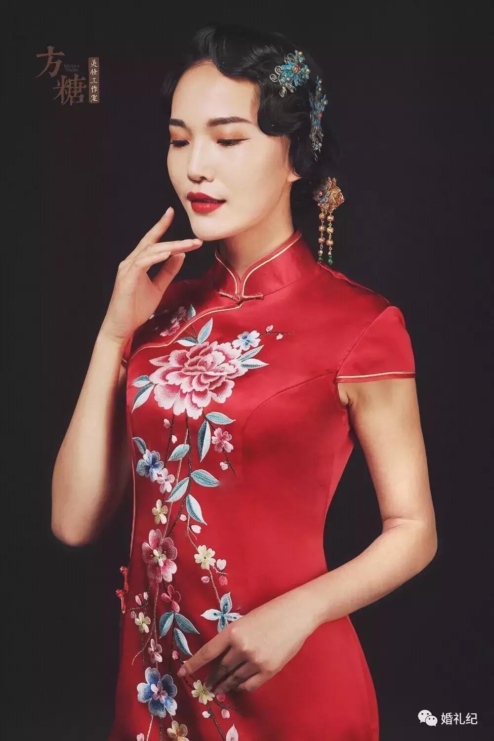 如何挑选适合中式婚礼的妆容,中式婚礼搭配