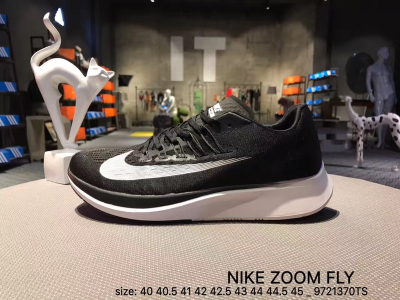 nike登月跑鞋适合跑步吗,nike登月鞋适合夏天穿吗