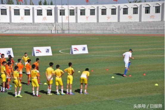 安踏2017校园足球教师培训计划内蒙古包头站启动