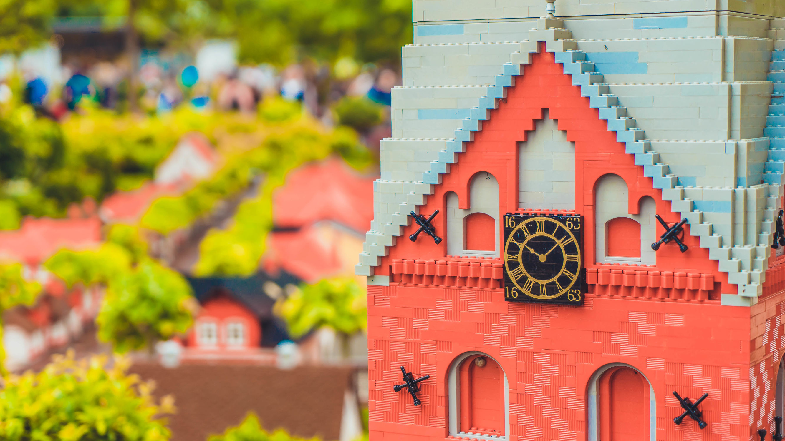 用积木搭建一个非常大的游乐场,254块积木拼装