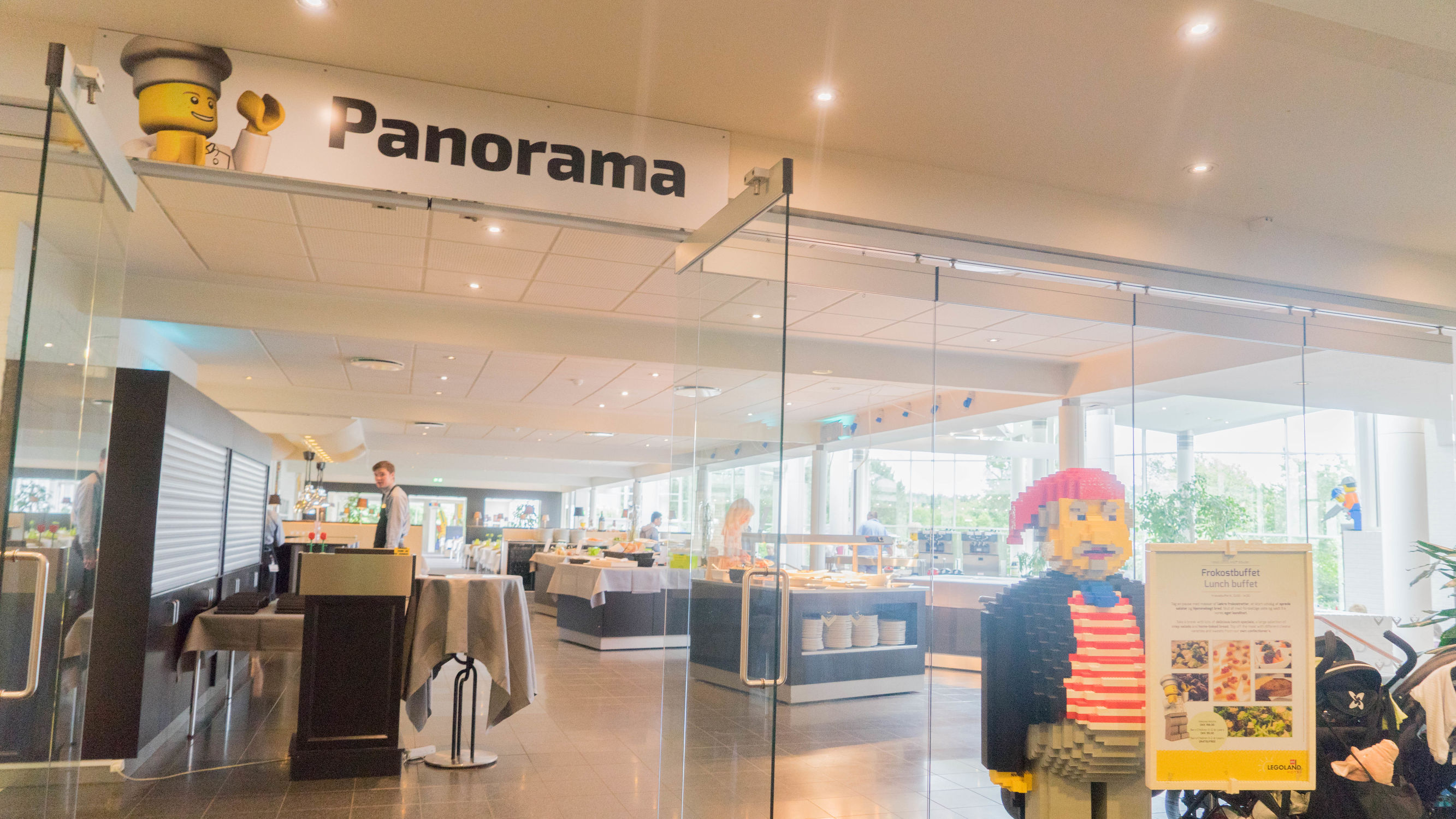 用积木搭建一个非常大的游乐场,254块积木拼装