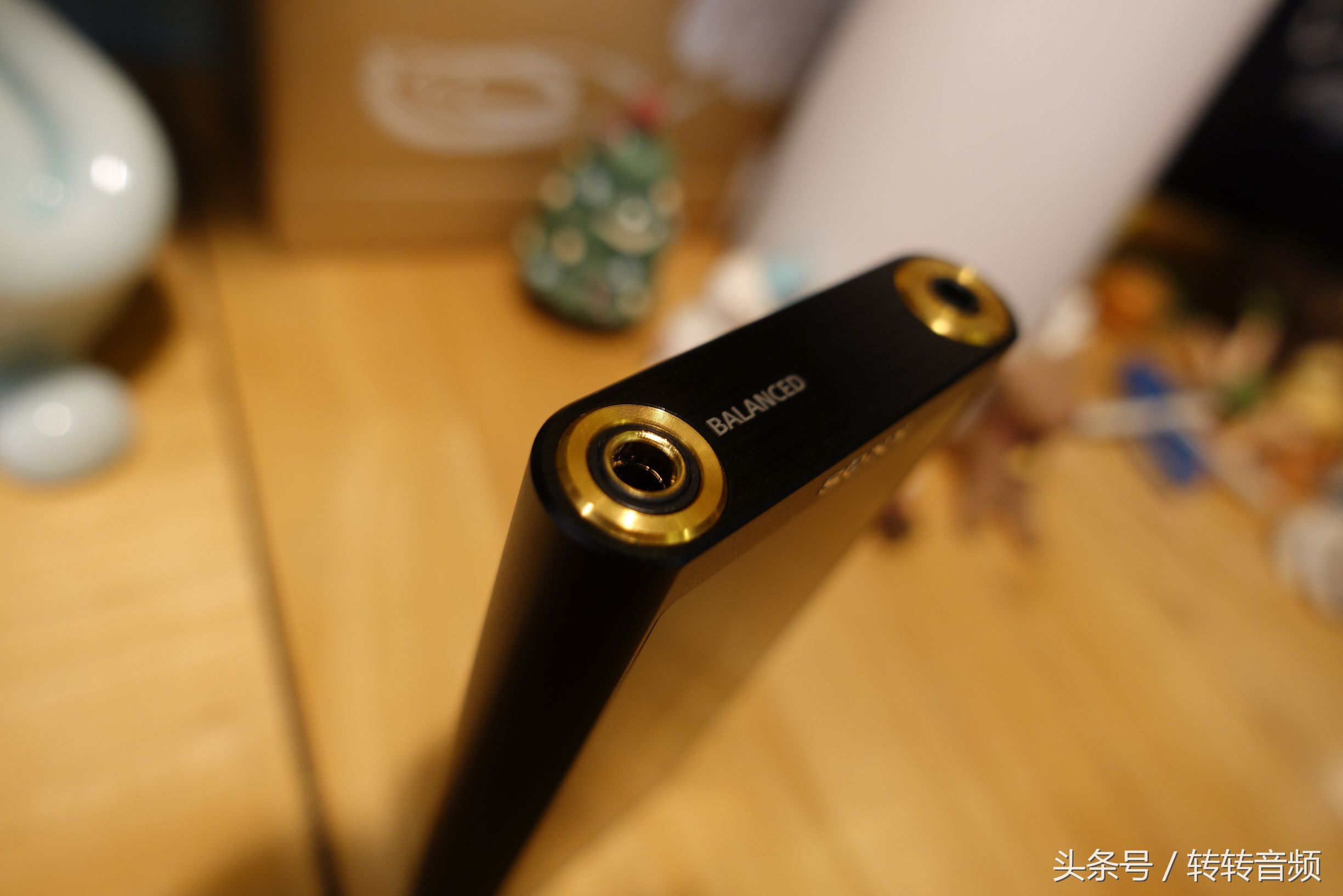 索尼zx300a和艾利和对比评测,索尼zx300a测评多少钱