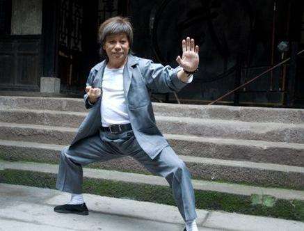 别以为你长得帅我就不打你动态图,别以为你长得帅我就不打你素材