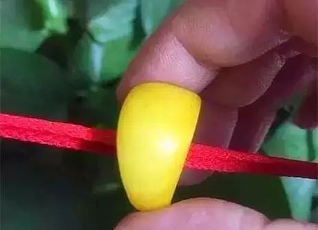 蜜蜡坏了怎么变废为宝,老蜜蜡摔坏了还有价值吗