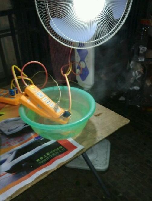 厕所防水插座原理,防水插座和普通插座怎么区分