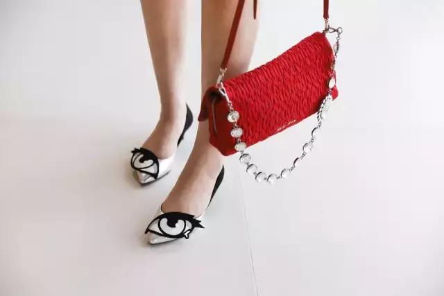 战利品｜助理*妞小**跟我出了一趟差，居然买了这么多！