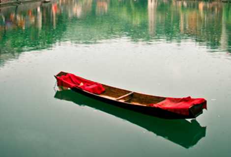 凤凰城沱江泛舟票价,悠然泛舟