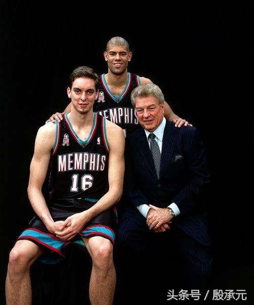 姚明首秀得分上双,姚明11号新秀完整版