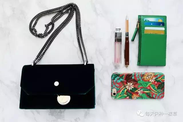 战利品｜助理*妞小**跟我出了一趟差，居然买了这么多！