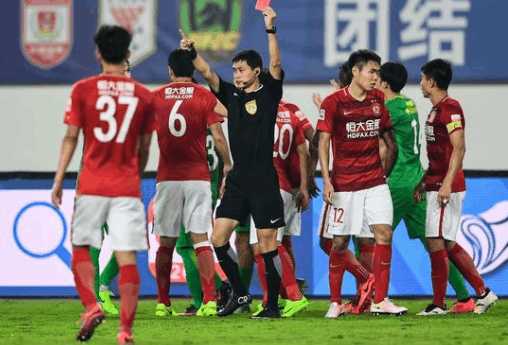 被各方都看好评价很高的中超一队，成绩却很差，这支球队是？