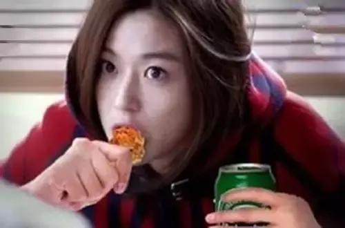 三角区一直长痘是什么原因,三角区为什么容易长痘