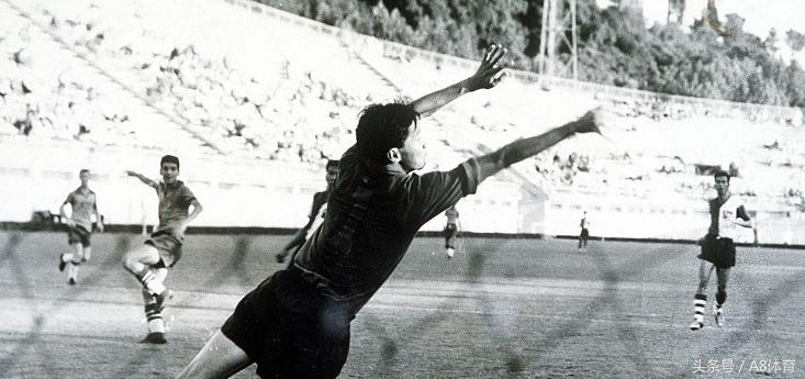 足球是不是蹴鞠演变的,外国评论足球起源