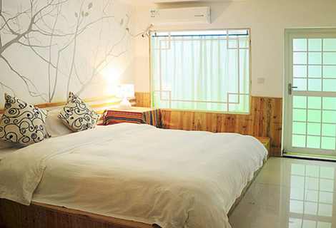 凤凰城沱江泛舟票价,悠然泛舟