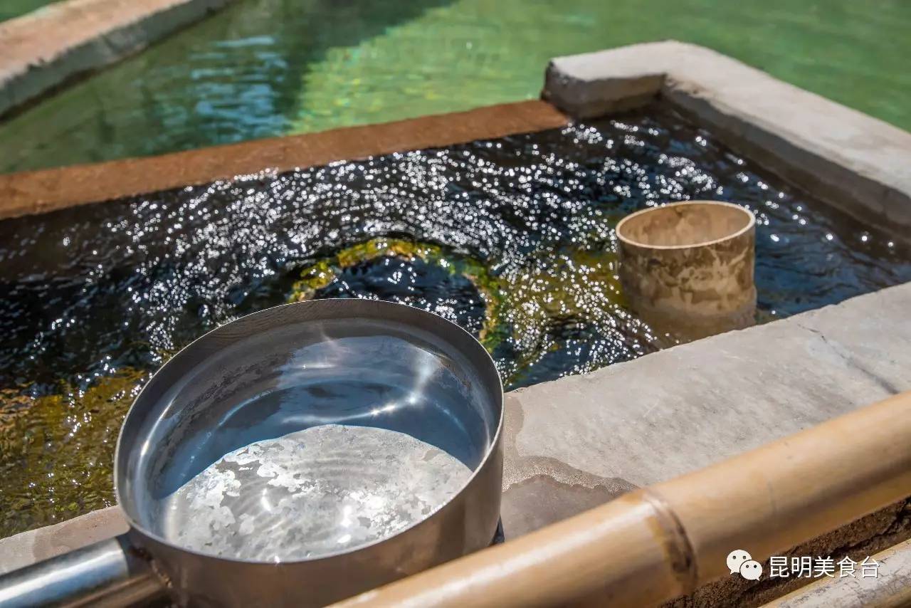 云南最神秘的六个野温泉，峡谷弥漫雾气小鱼咬脚，车底盘常常被刮