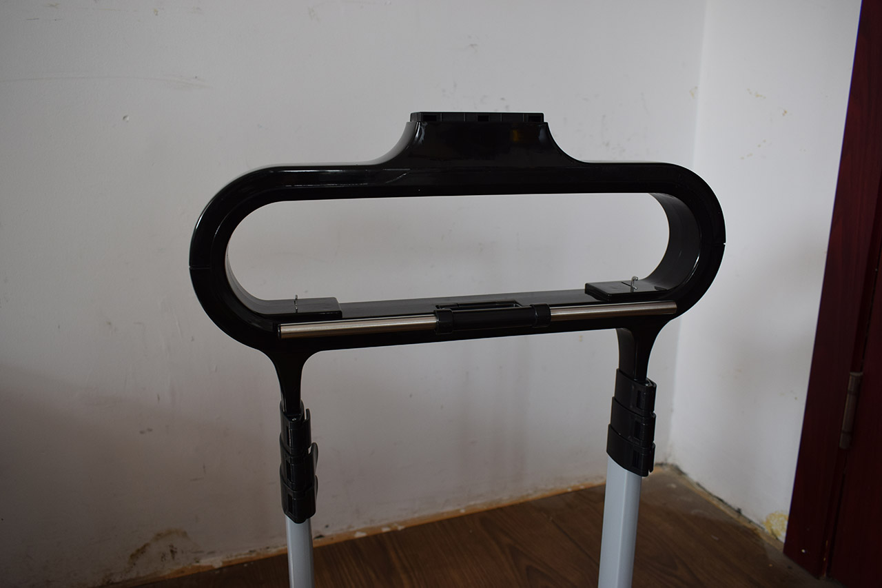 没有熨斗如何快速去除衣物褶皱,顽固褶皱的衣服没熨斗怎么办