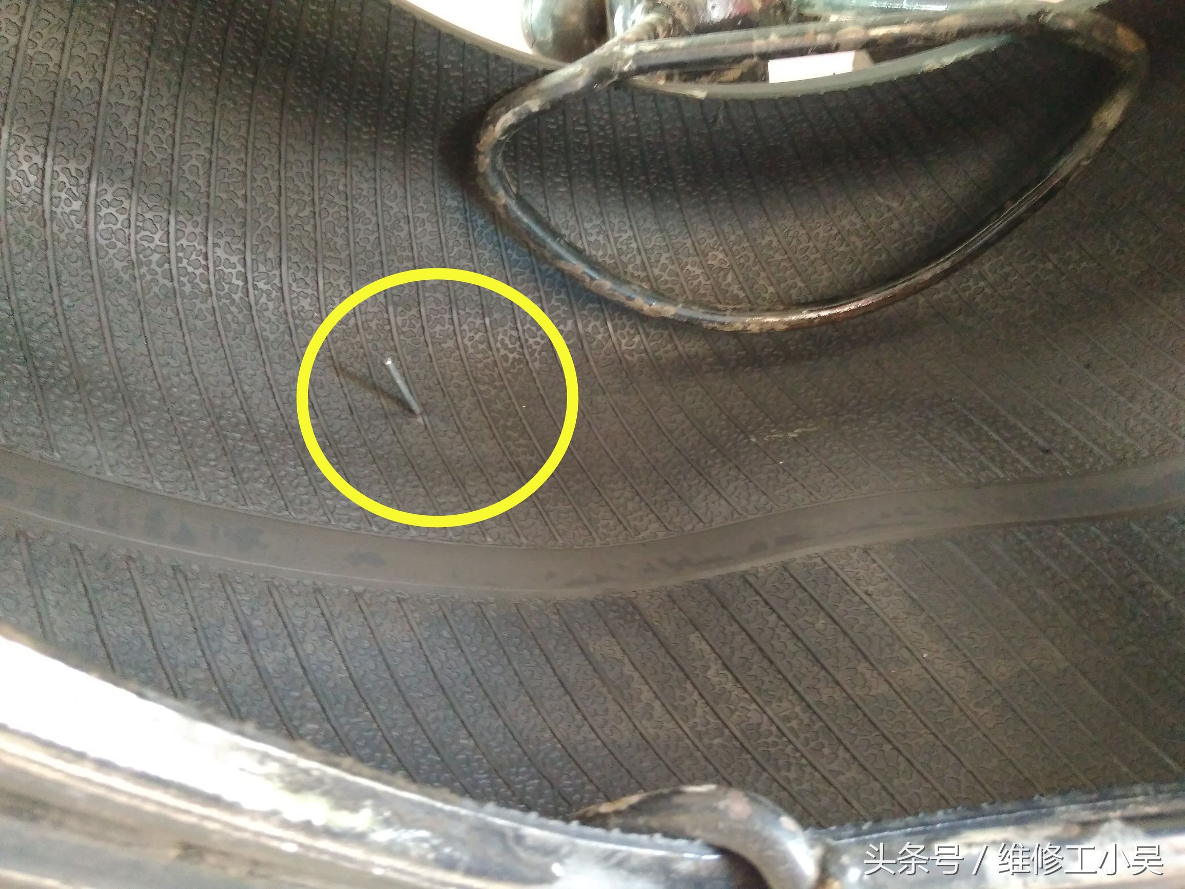 大众轮胎螺丝拆不出了,长安汽车轮胎拆不下来怎么办