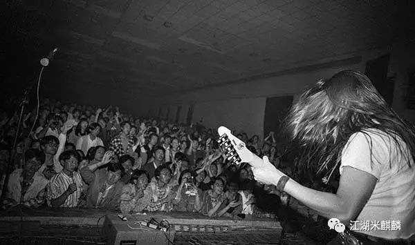 这家店猪排饭酱汁装在“阿拉丁神灯”里，还是22年前的味道！