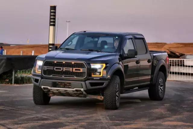 独家探营2017英雄会！不止硬汉越野车，还有超跑和战斗机？