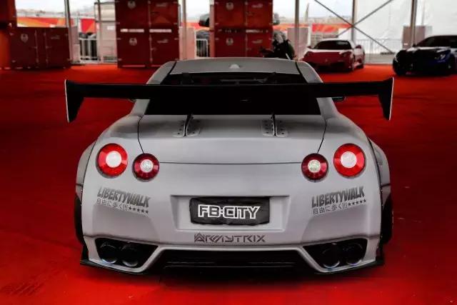 独家探营2017英雄会！不止硬汉越野车，还有超跑和战斗机？