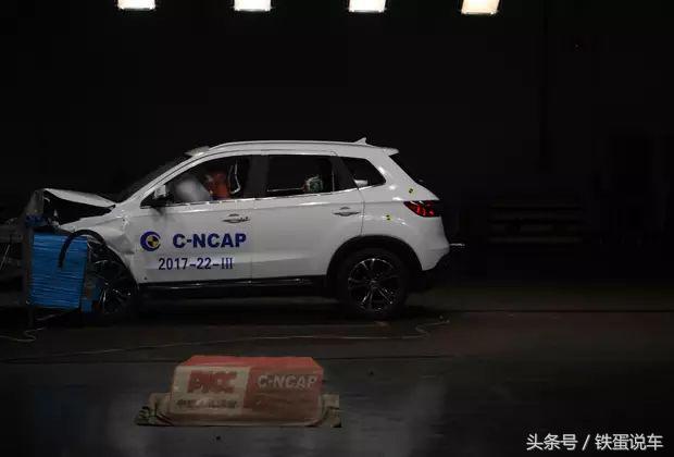 史上最破的车碰撞测试,2017碰撞测试视频最差的车