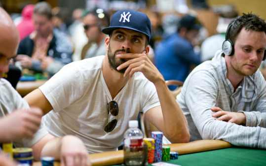 足球明星梅西在赛场上的绝技,梅西足球花式表演