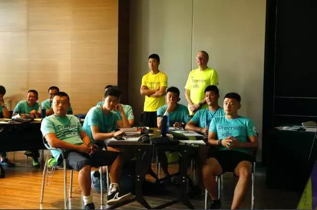 学转英超基层足球教练培训开班,学转英超教练员