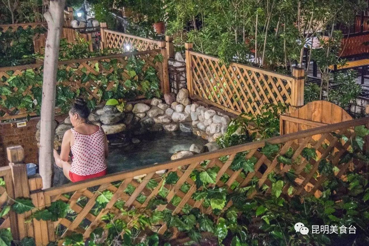 云南最神秘的六个野温泉，峡谷弥漫雾气小鱼咬脚，车底盘常常被刮