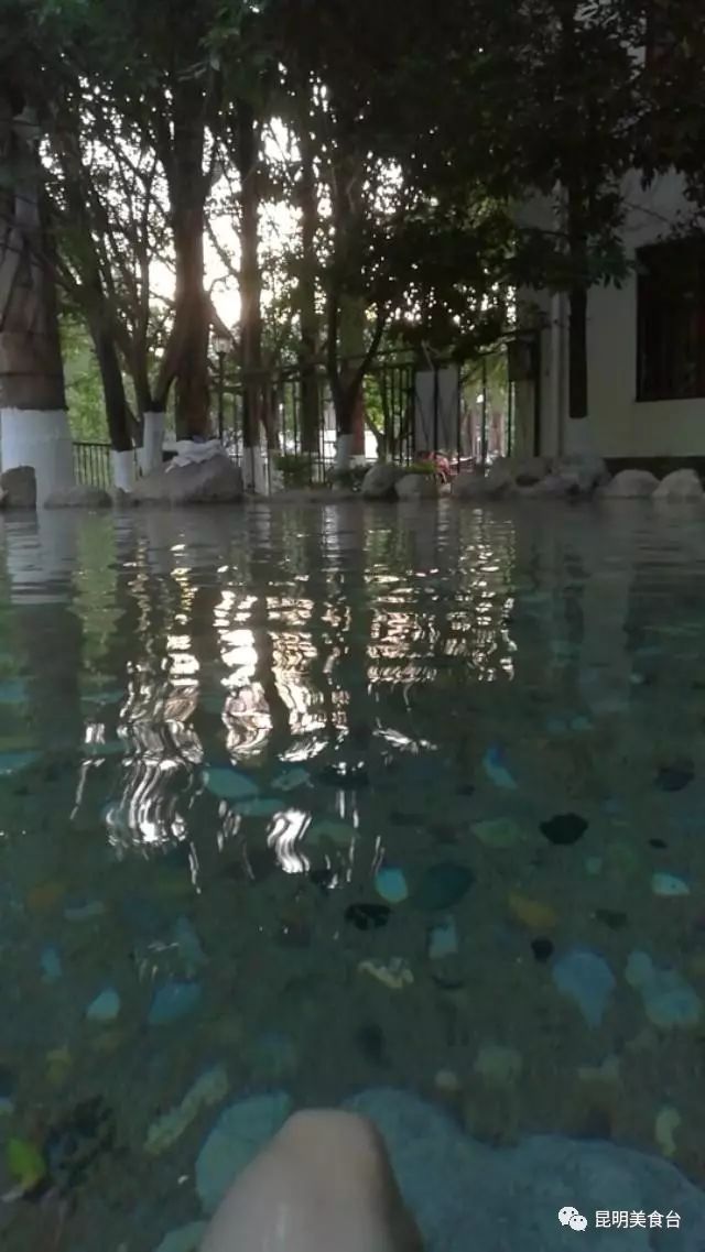 云南最神秘的六个野温泉，峡谷弥漫雾气小鱼咬脚，车底盘常常被刮