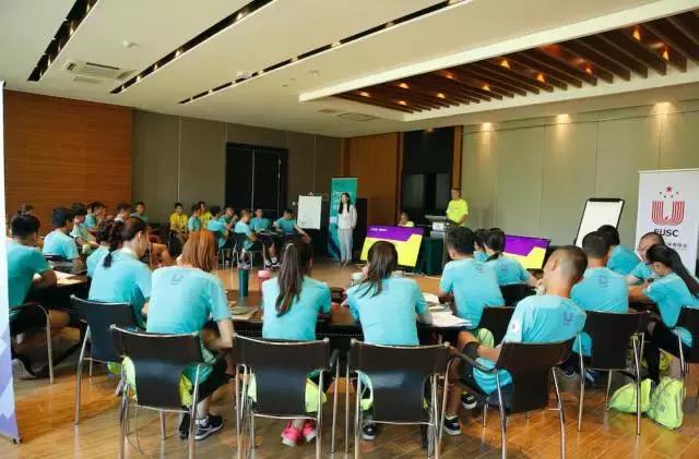 学转英超基层足球教练培训开班,学转英超教练员