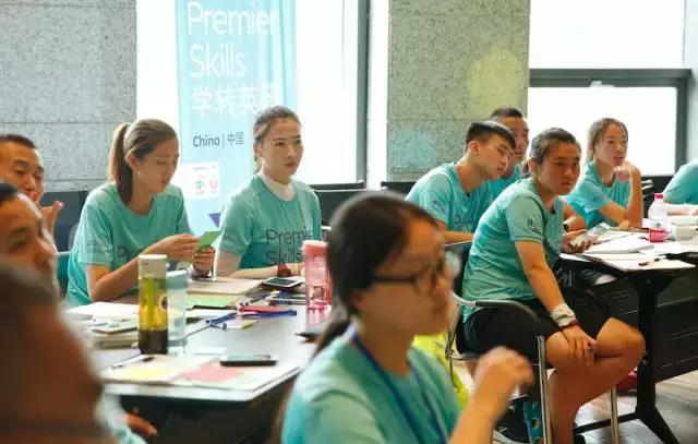 学转英超基层足球教练培训开班,学转英超教练员