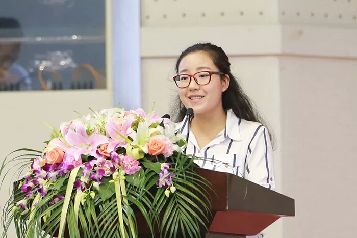 我校隆重举行新生典礼,新生入学仪式暨开学典礼