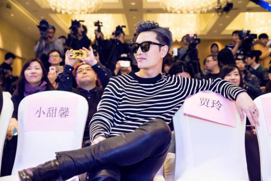 贾乃亮李小璐吻戏视频完整,贾乃亮李小璐拥抱视频