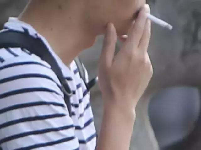 年年顶住春运的深圳银湖汽车站，今天又顶住了一群人的“突袭”！