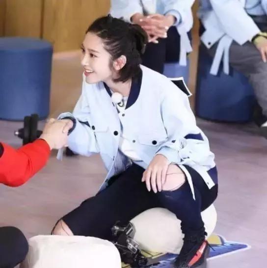 关晓彤穿的鞋子一般都是哪里买的,关晓彤名牌鞋