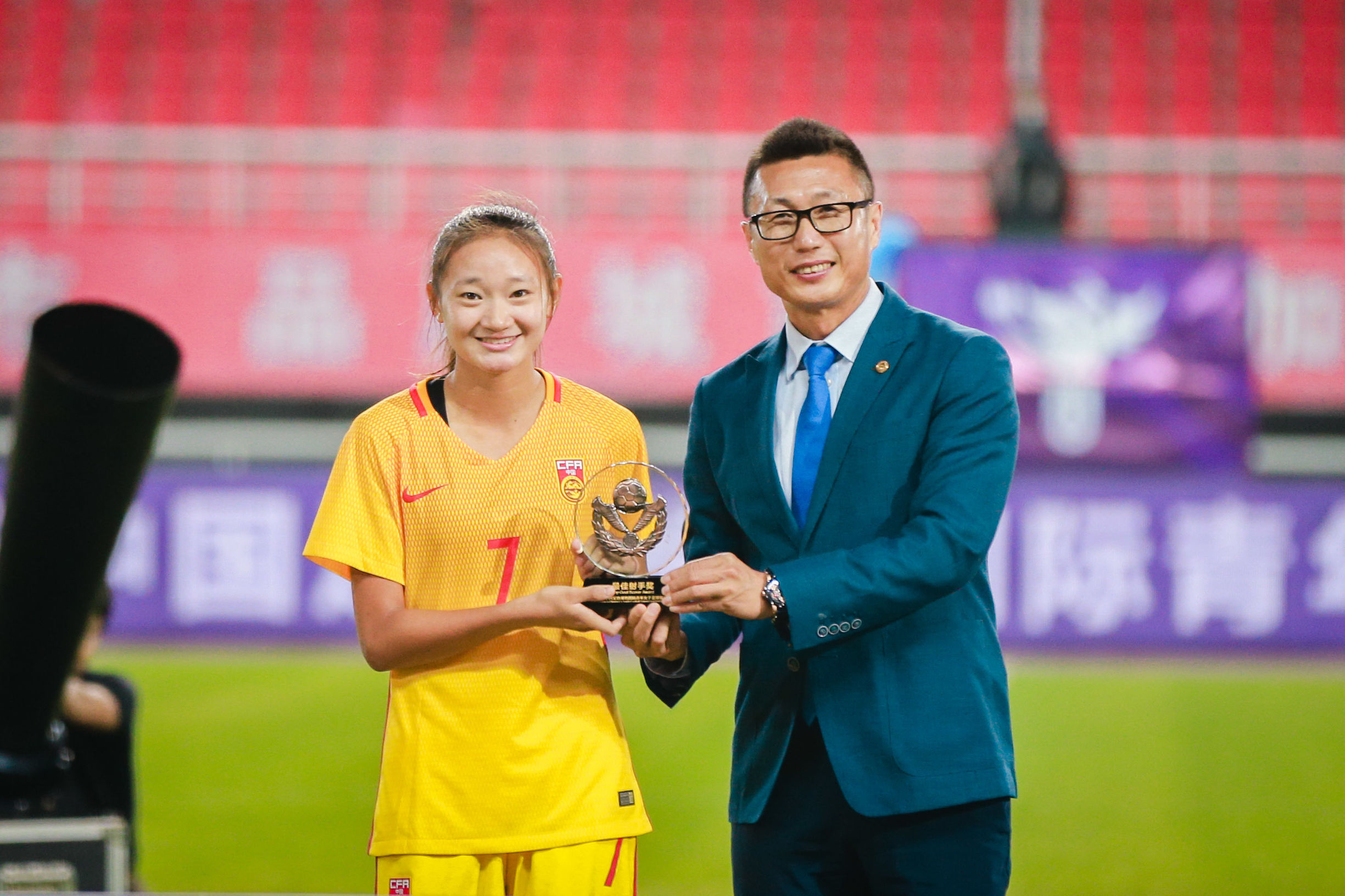 中国u16女足杨倩,u16女足杨倩视频