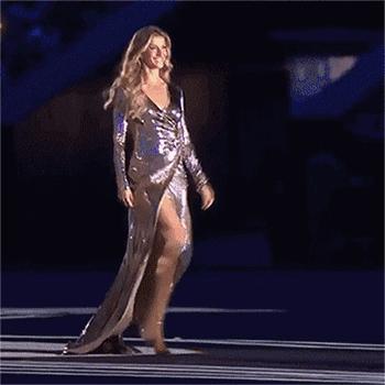 平时崴脚的处理方式,以前崴脚后平地崴脚