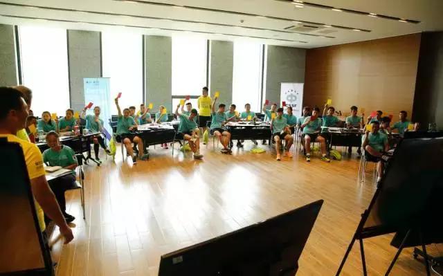 学转英超基层足球教练培训开班,学转英超教练员