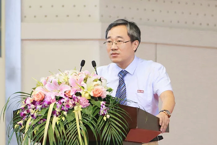 我校隆重举行新生典礼,新生入学仪式暨开学典礼