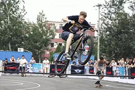 独特的骑行方式,各种骑行方式