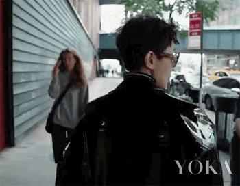 在路边拍照怎么摆姿势好看,在路边拍照怎么摆姿势好看御姐