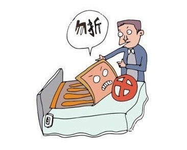 妈妈一个暖心的举动,一个动作谨慎毁了孩子