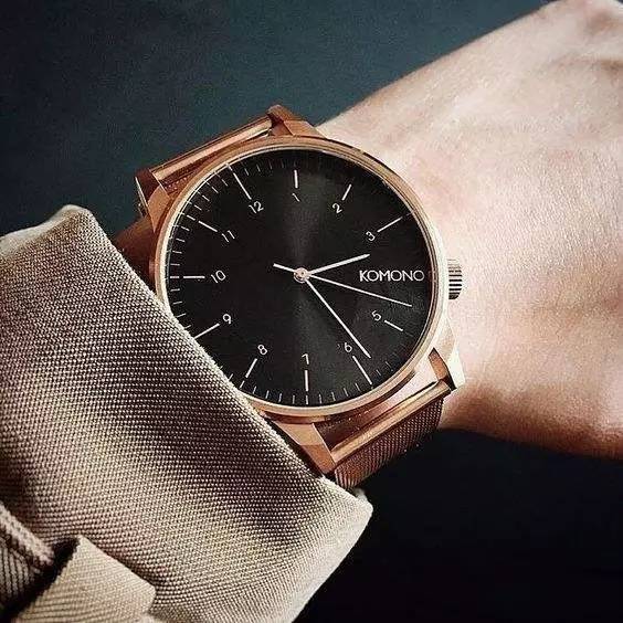 komono｜把手表放在画里卖？究竟是卖画还是卖手表啊