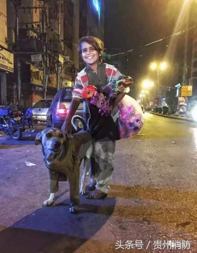 女学生跳楼轻生被民警救下,抑郁症学生跳楼轻生民警劝导安慰