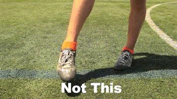 足球远射教学弧线球,足球底线小技巧