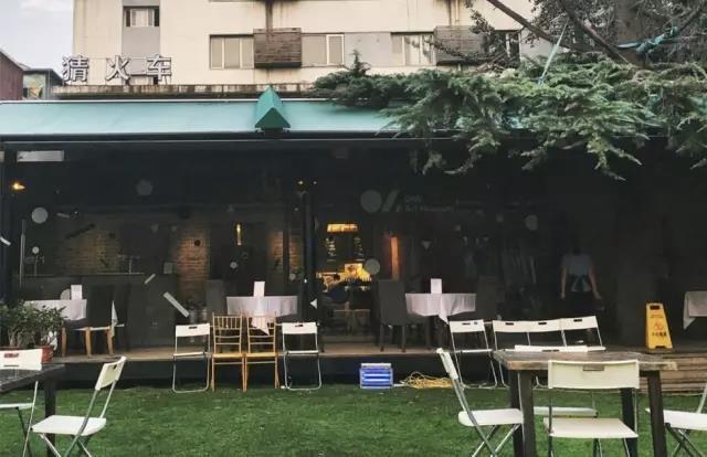 这些散落各地的电影院，宁愿让我错过外面的风景