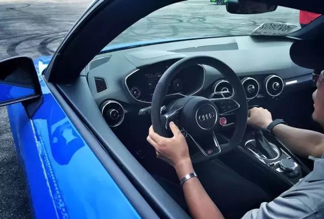 开奥迪是不是很没面子,奥迪有比r8好的车吗