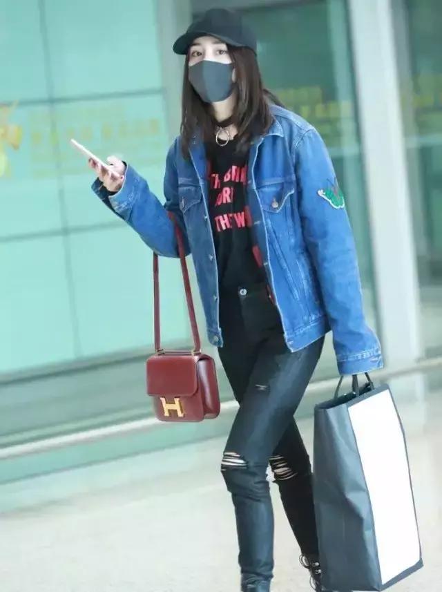 杨幂穿的gucci的格纹外套,杨幂celine上衣