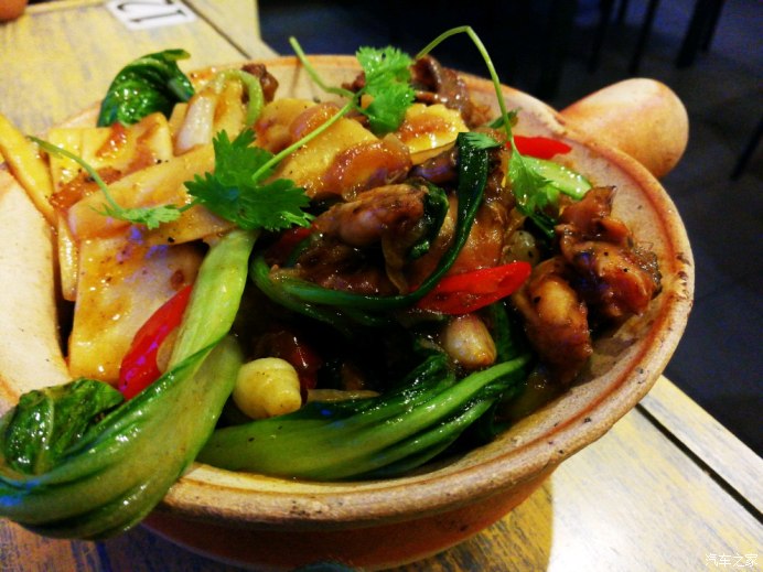 古迹寻访越南芽庄占婆塔,探索越南神秘长发村